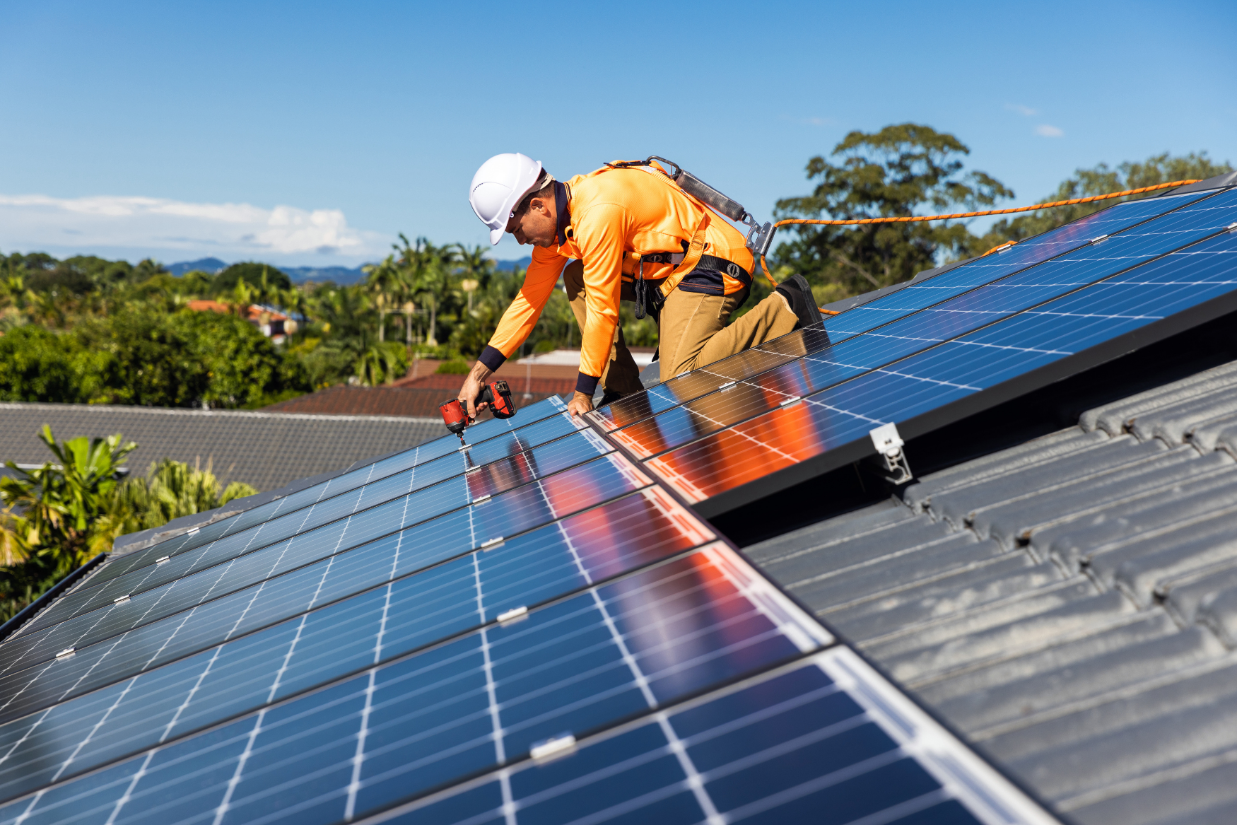 Mehr über den Artikel erfahren Wie groß sollte eine Photovoltaikanlage sein? Die richtige Anlagengröße fürs Einfamilienhaus